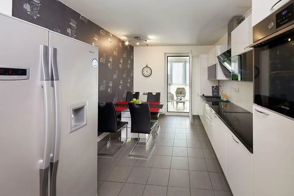 Twin Tower Apartments فيينا منزل للإقامة